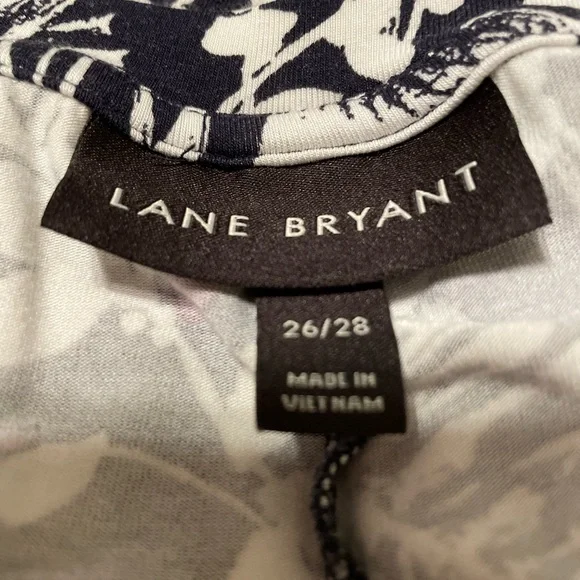 Lane Bryant silk floral dress. Lost weight getting rid of the entire closet - Picture 3 of 4